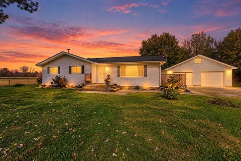 Photo of 5303 Columbia Road SW, Pataskala, OH 43062 (MLS # 226040444)