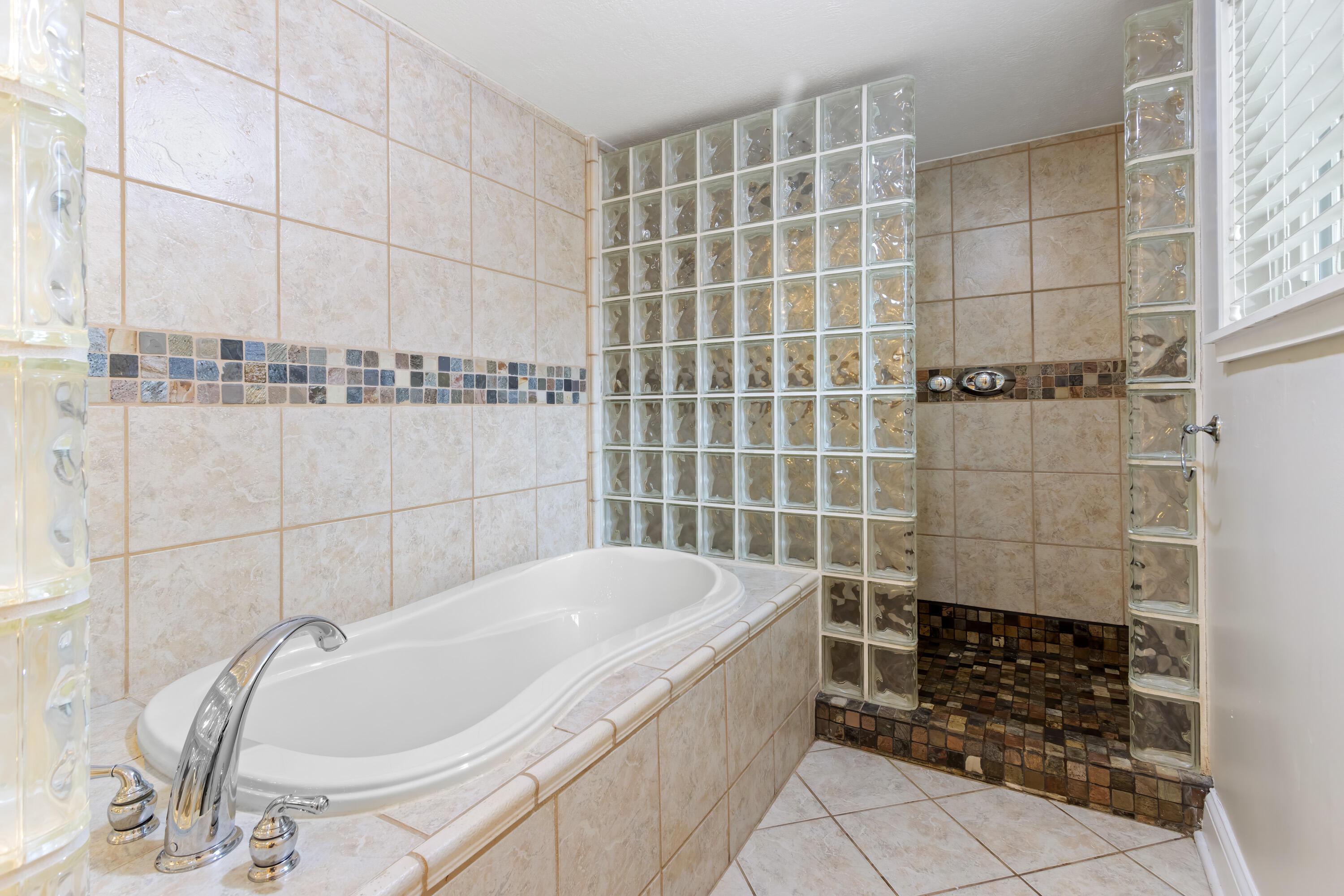 Columbus, Ohio 43230, United States, 4 Bedrooms Bedrooms, ,3 BathroomsBathrooms,Residential,Contingent,135241