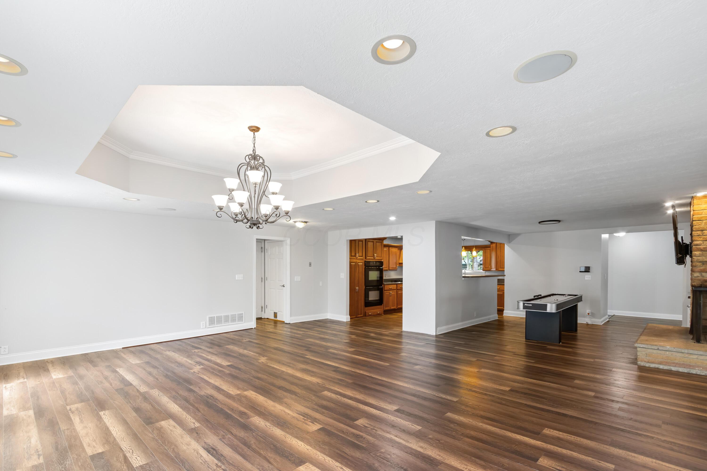 Columbus, Ohio 43230, United States, 4 Bedrooms Bedrooms, ,3 BathroomsBathrooms,Residential,Contingent,135241