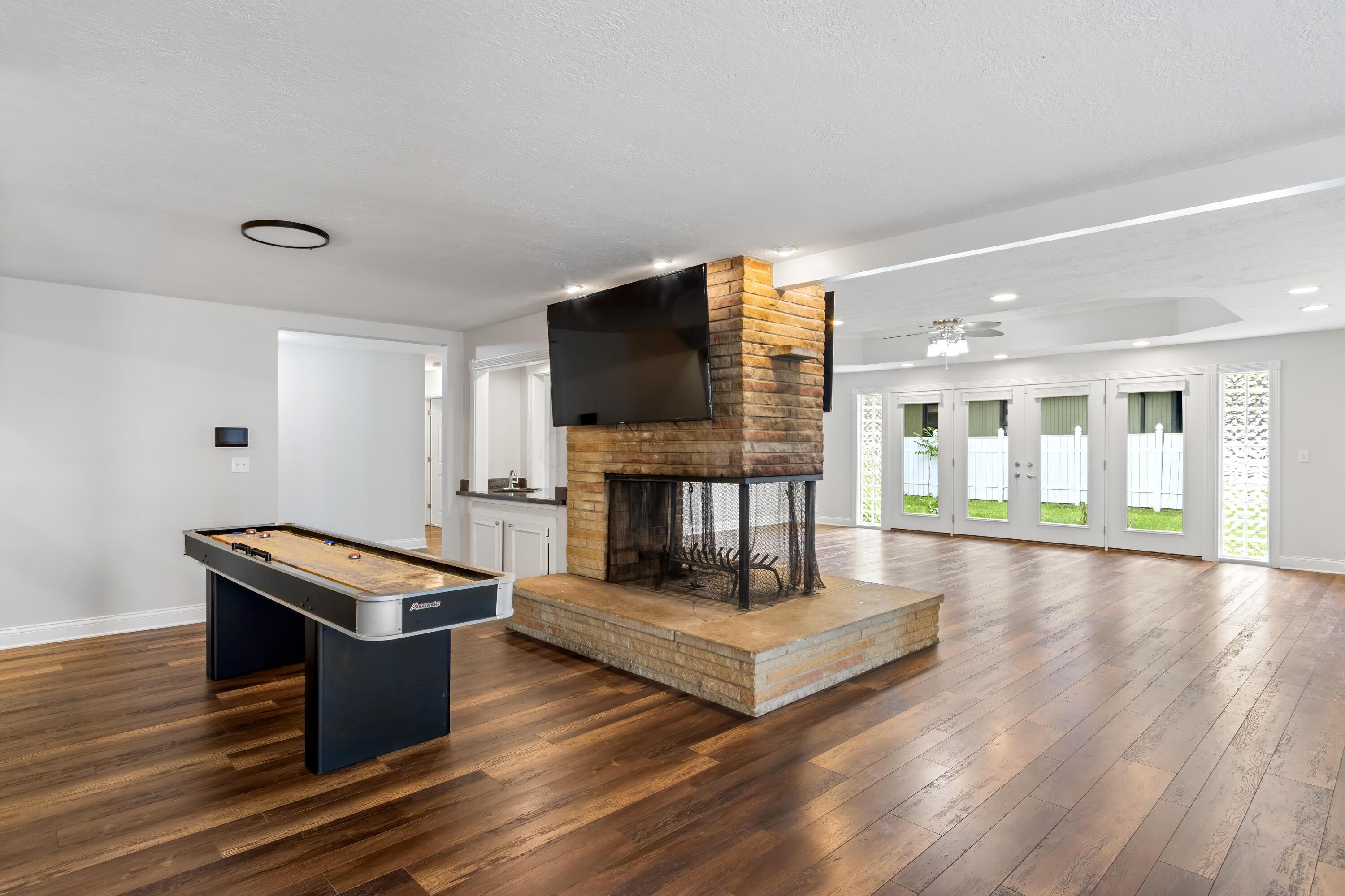 Columbus, Ohio 43230, United States, 4 Bedrooms Bedrooms, ,3 BathroomsBathrooms,Residential,Contingent,135241