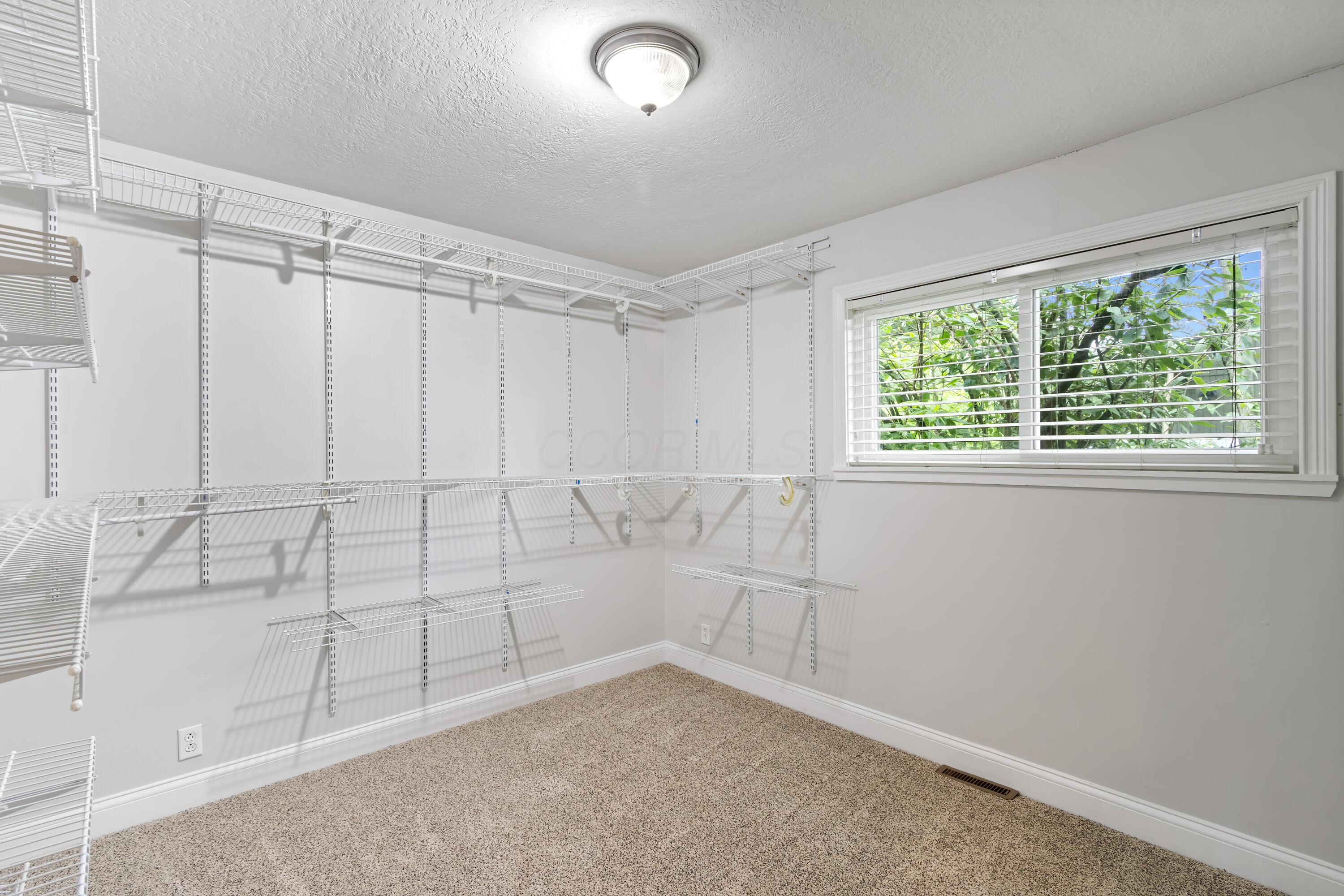 Columbus, Ohio 43230, United States, 4 Bedrooms Bedrooms, ,3 BathroomsBathrooms,Residential,Contingent,135241