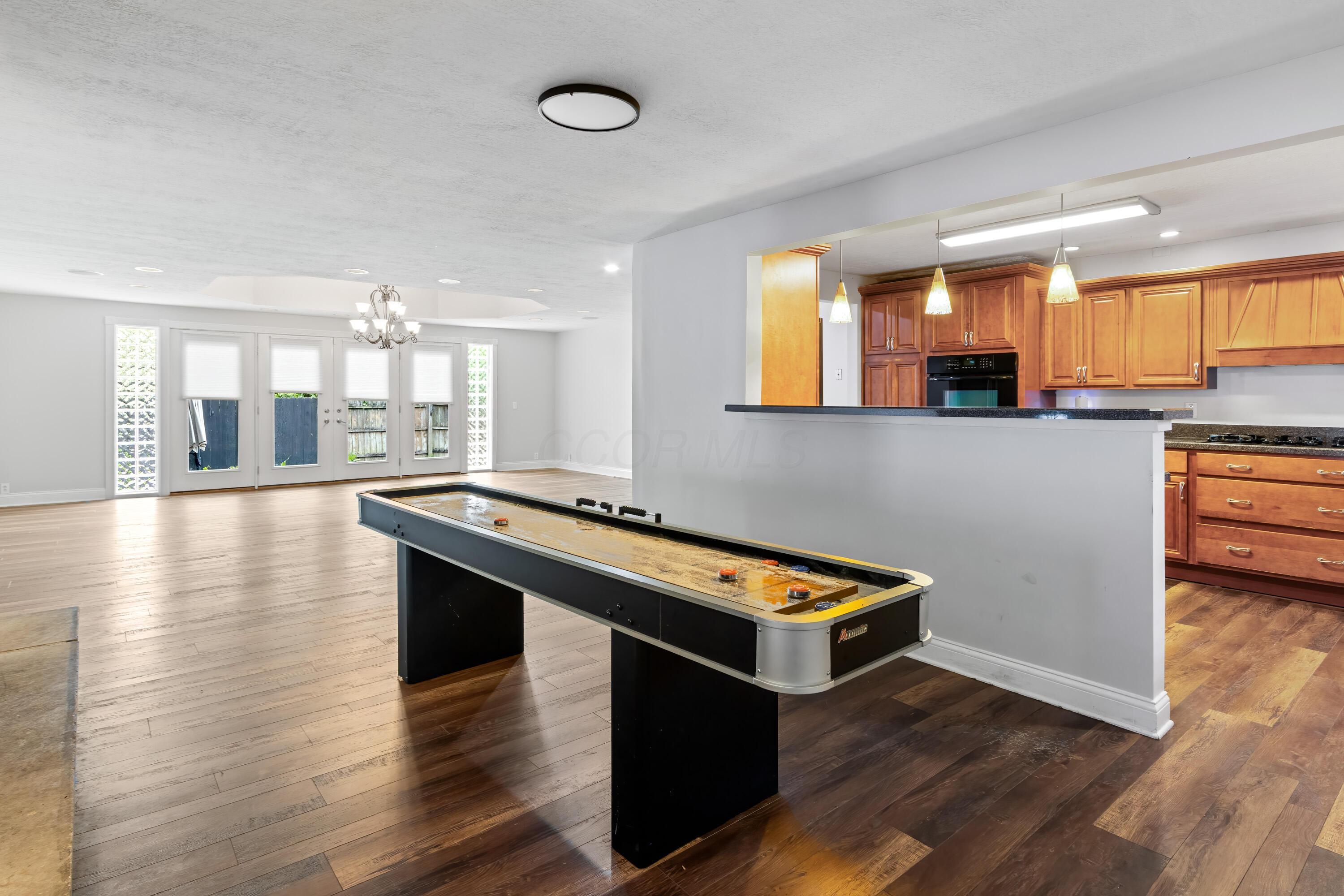 Columbus, Ohio 43230, United States, 4 Bedrooms Bedrooms, ,3 BathroomsBathrooms,Residential,Contingent,135241