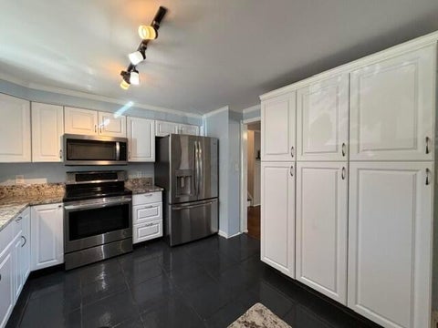 Tiny photo for 4100 Kendale Road, Columbus, OH 43220 (MLS # 226036360)