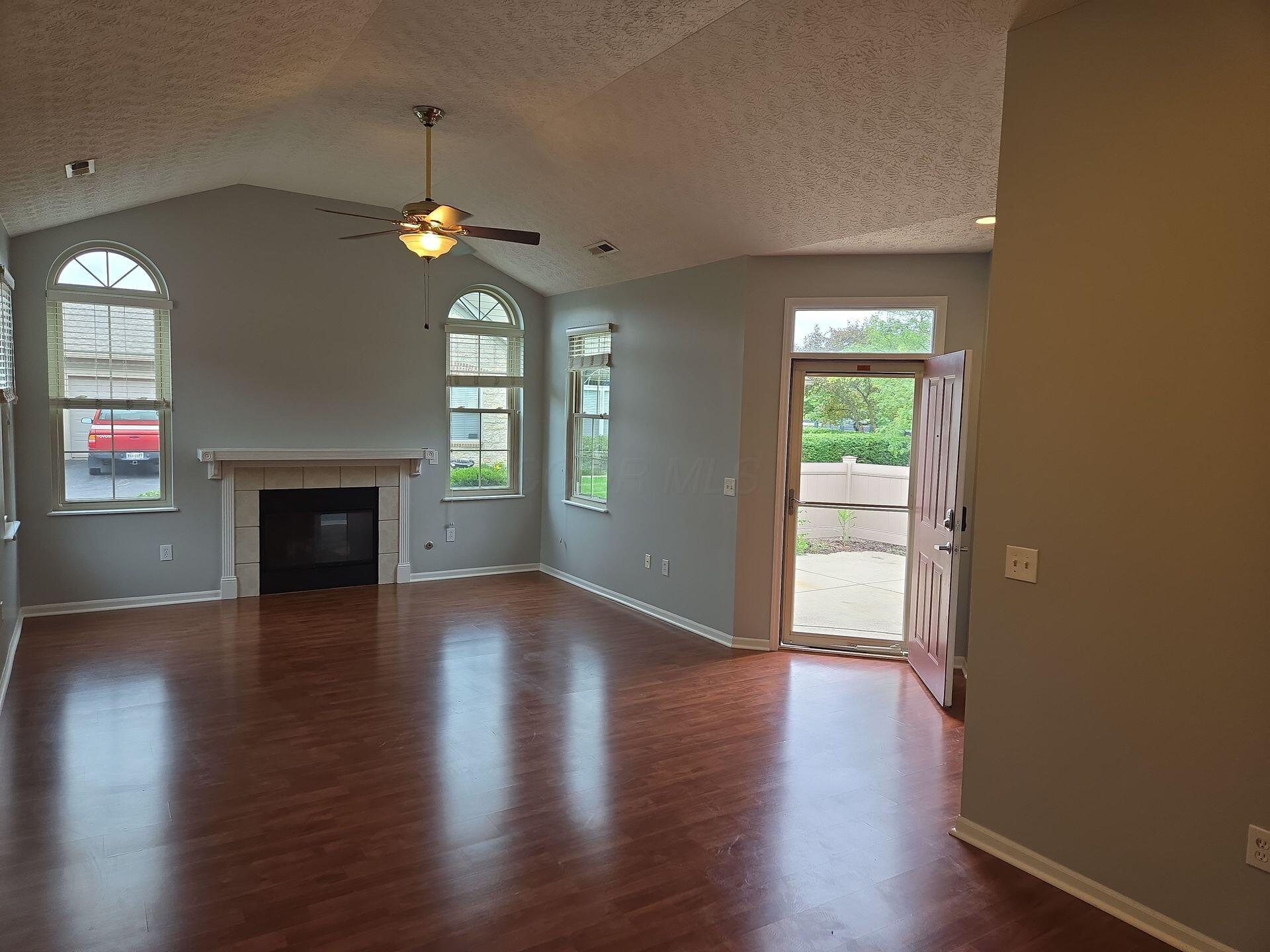 4303 Waterside Place, Grove City, Ohio image 2