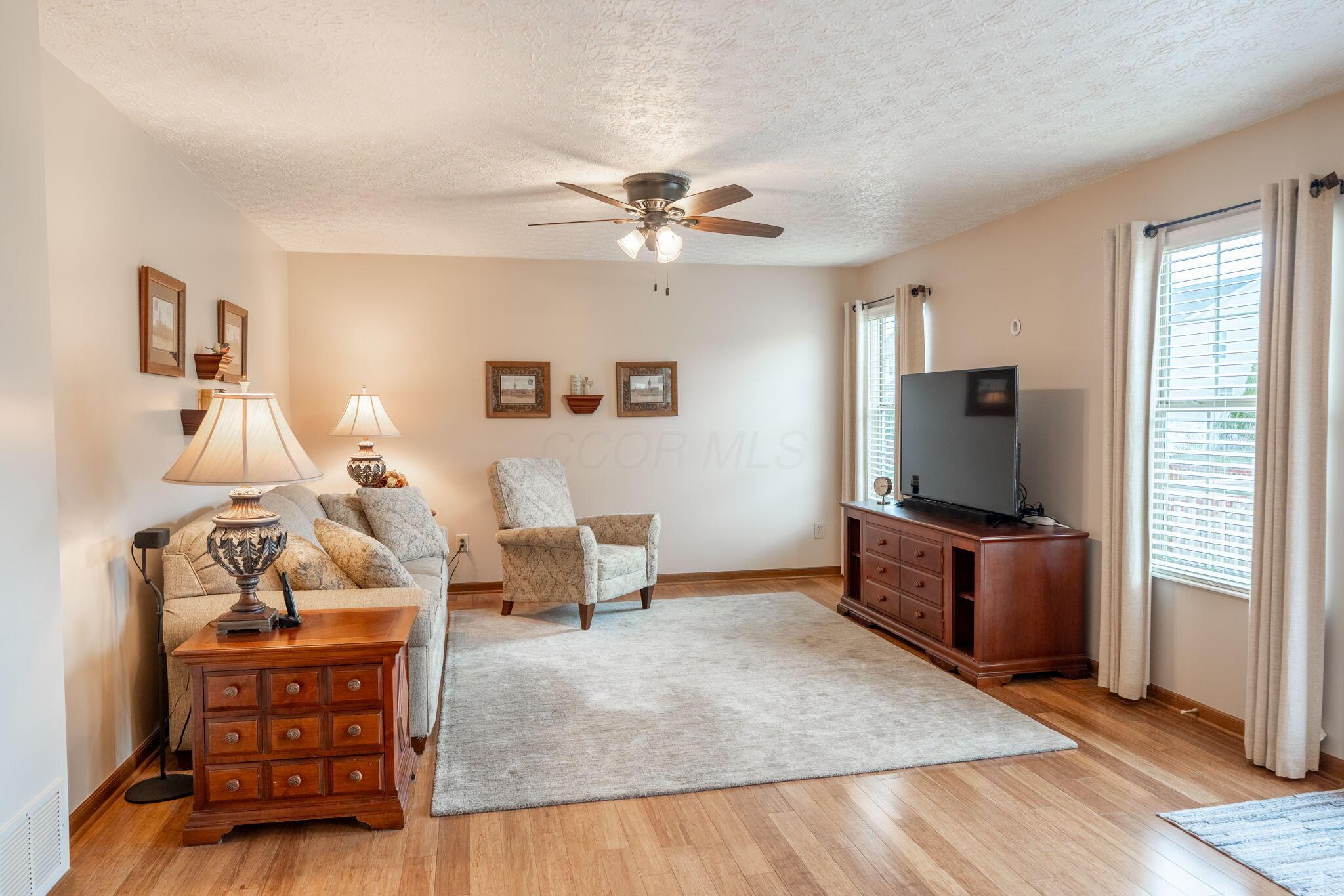 2977 Snowberry Lane, Hilliard, Ohio image 15