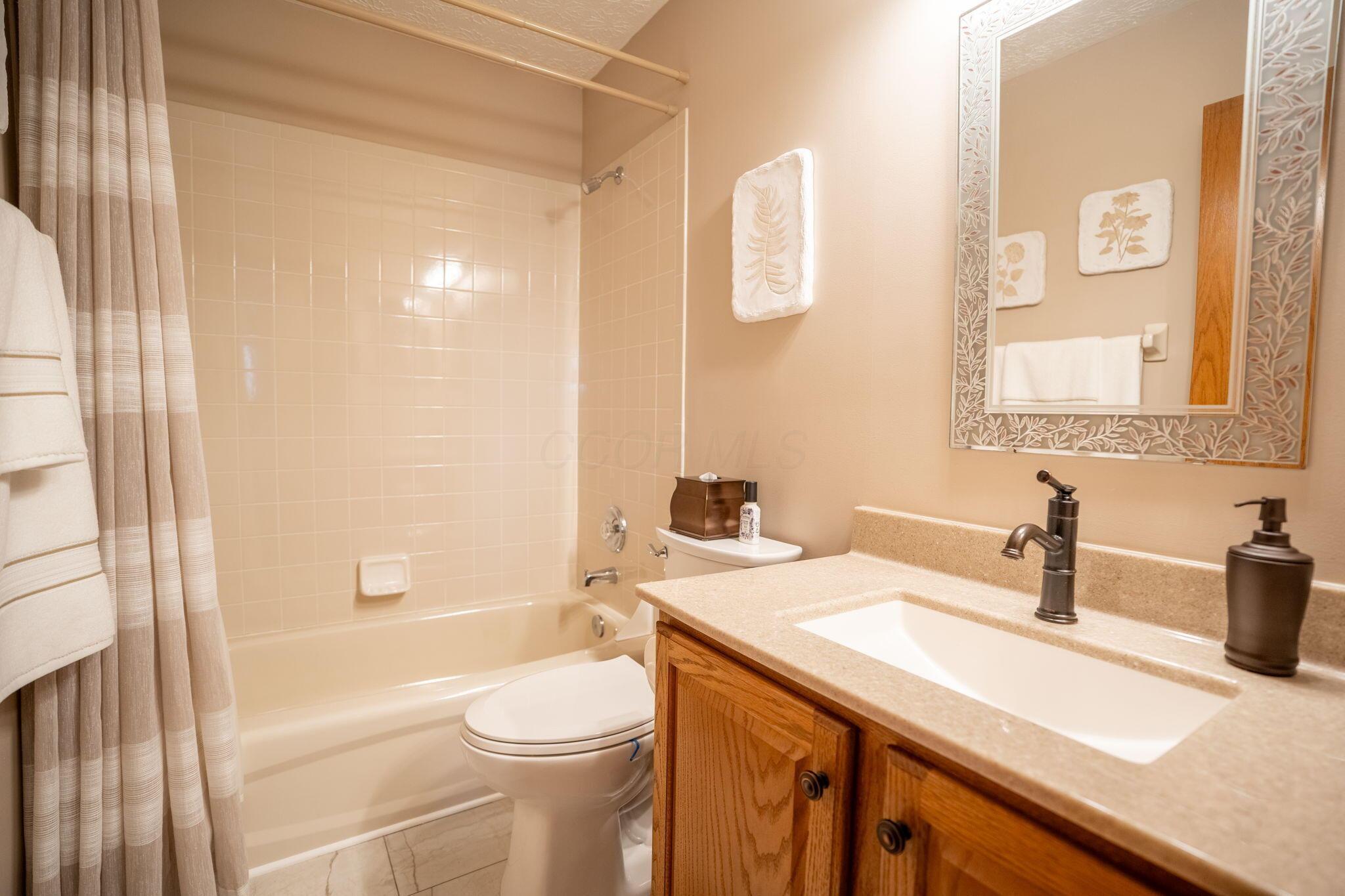 2977 Snowberry Lane, Hilliard, Ohio image 25