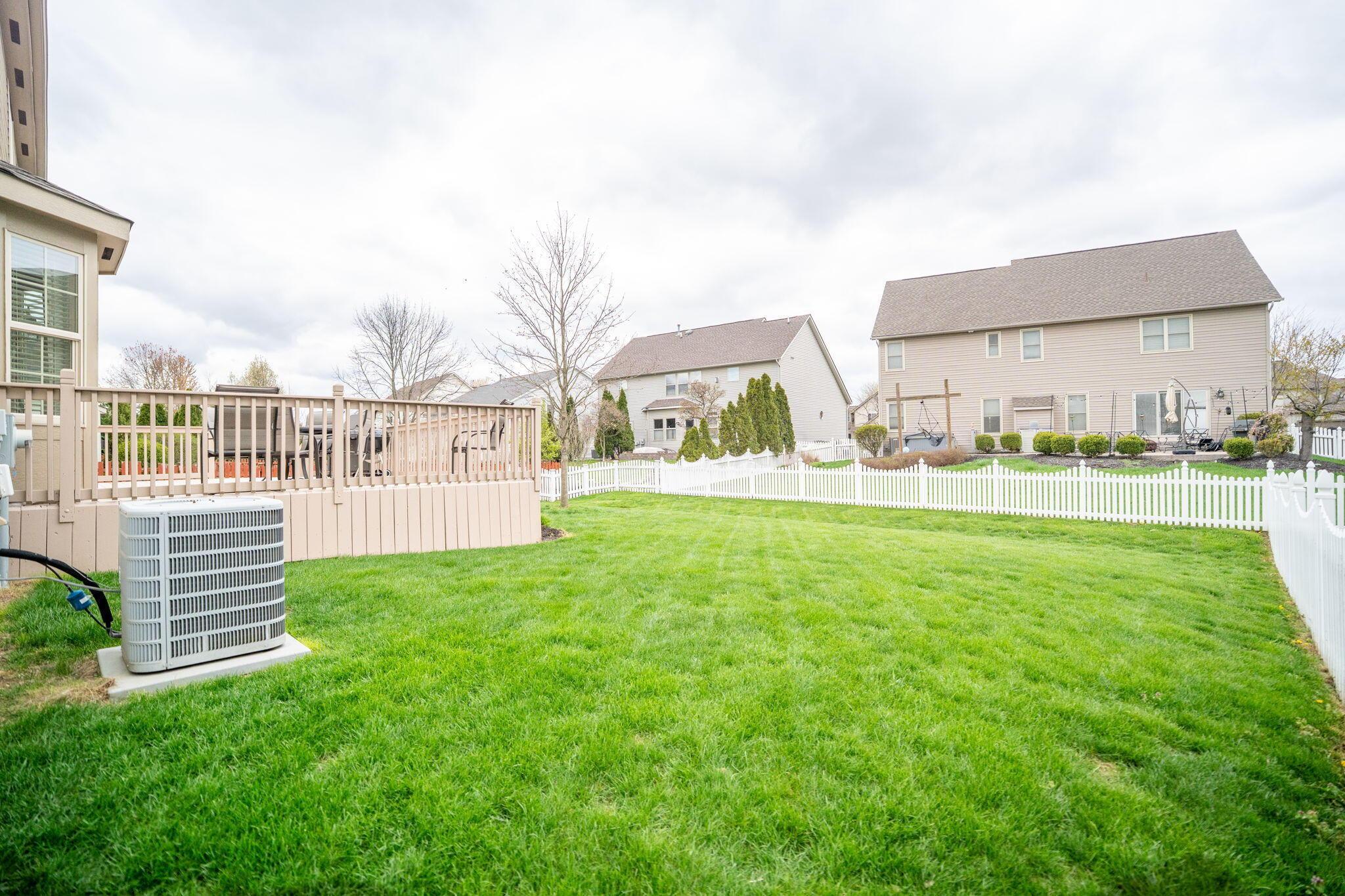 2977 Snowberry Lane, Hilliard, Ohio image 32