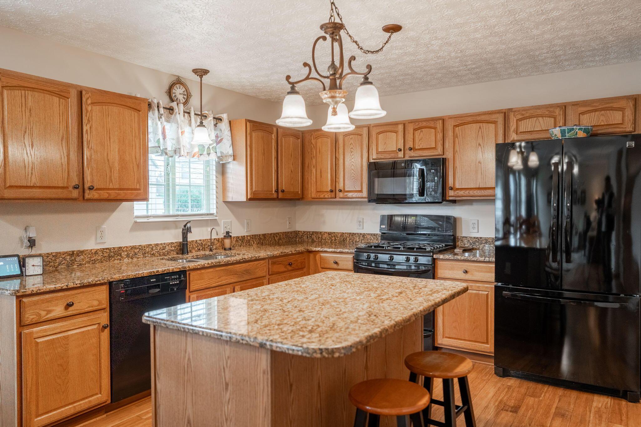 2977 Snowberry Lane, Hilliard, Ohio image 12