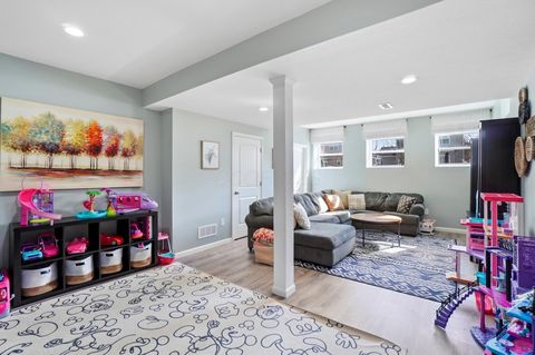 Tiny photo for 3169 Yellow Finch Way, Columbus, OH 43231 (MLS # 226005844)