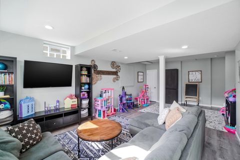 Tiny photo for 3169 Yellow Finch Way, Columbus, OH 43231 (MLS # 226005844)