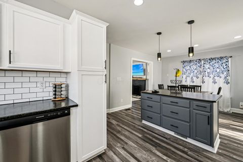 Tiny photo for 112 E Spring Avenue, Bellefontaine, OH 43311 (MLS # 226002765)