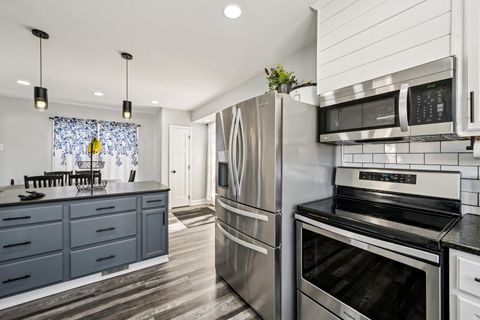 Tiny photo for 112 E Spring Avenue, Bellefontaine, OH 43311 (MLS # 226002765)