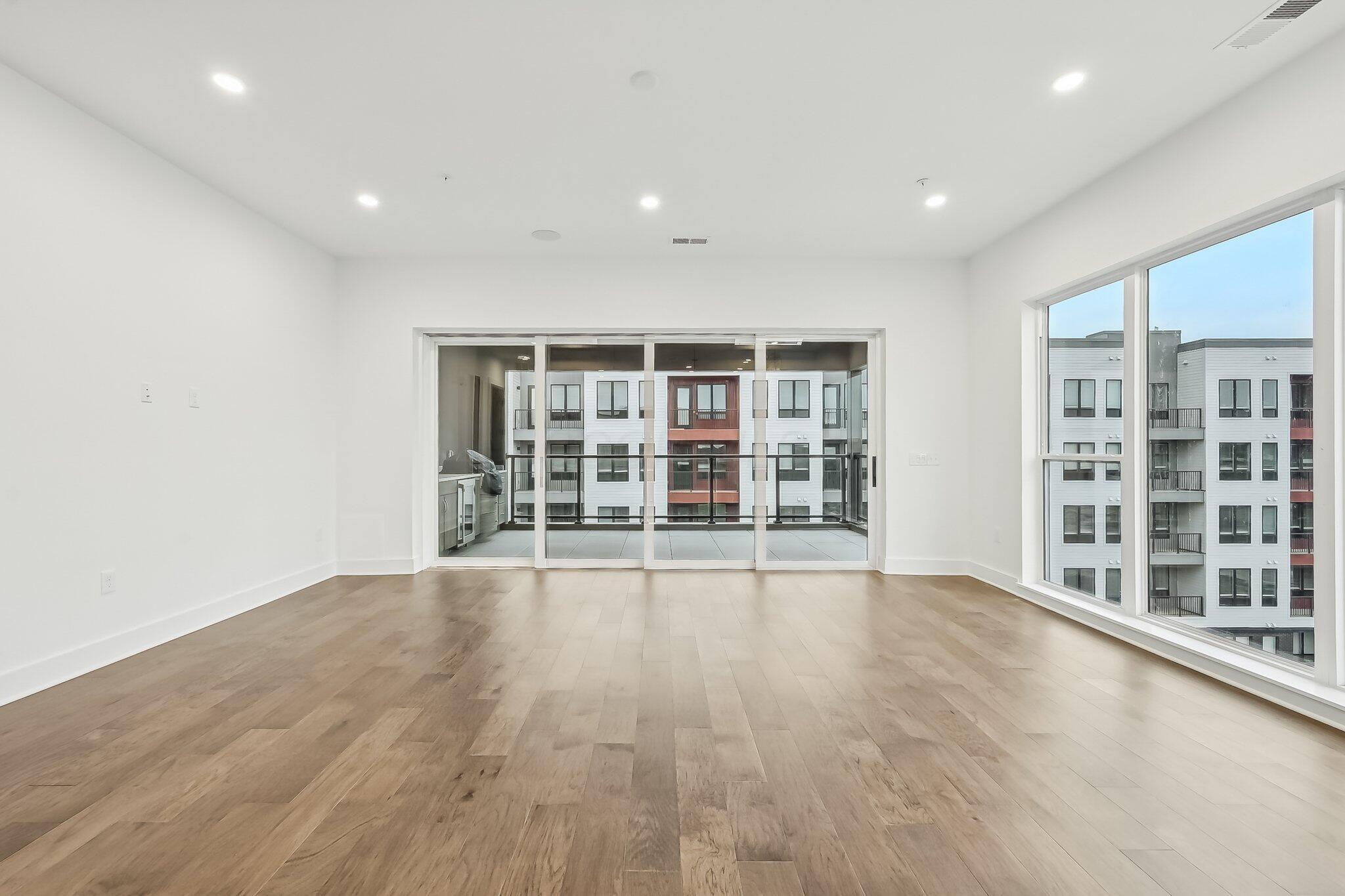 270 Dickenson Street 402