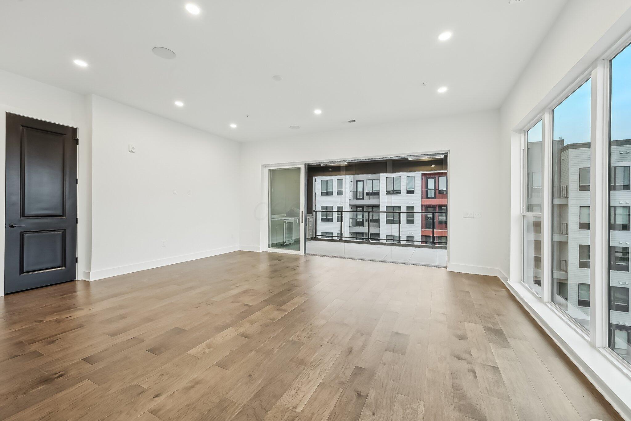270 Dickenson Street 402