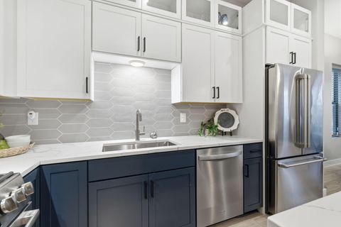 Tiny photo for 251 E 3rd Avenue, Columbus, OH 43201 (MLS # 225044025)