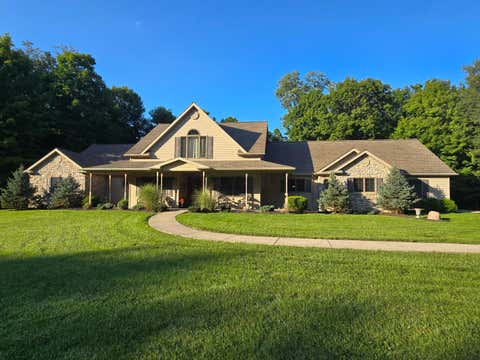 Photo of 2198 Refugee Road SW, Hebron, OH 43025 (MLS # 226032137)