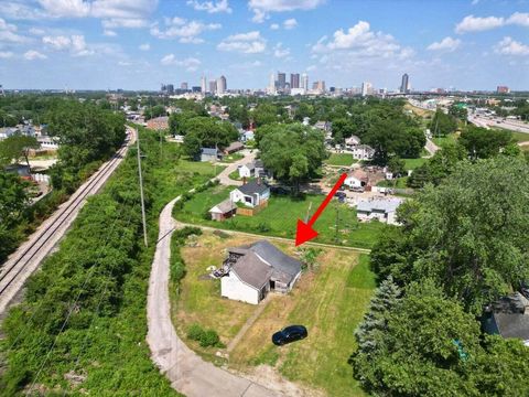 Photo of 450 S Princeton Avenue, Columbus, OH 43223 (MLS # 226004582)