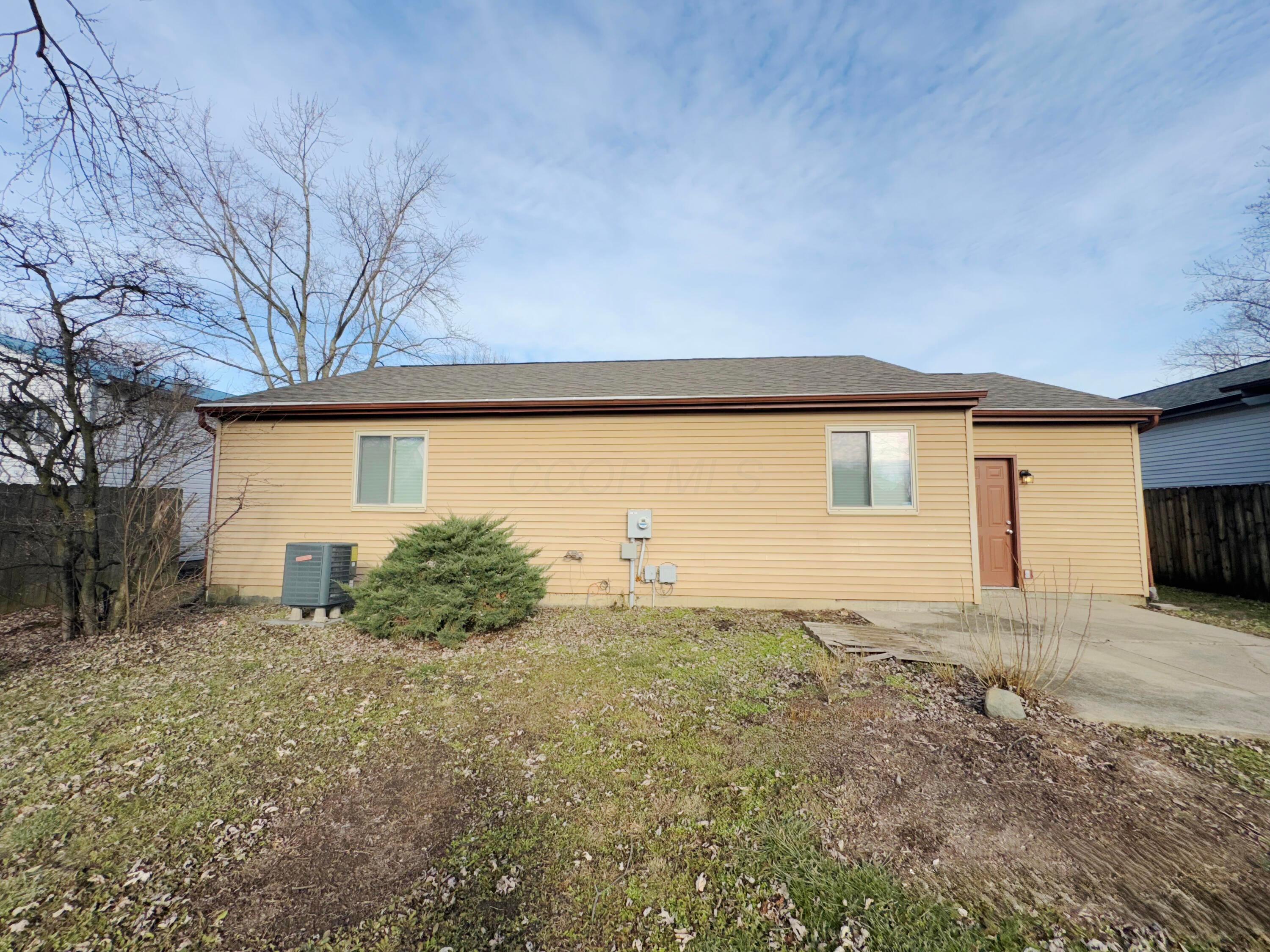 5885 Glennon Drive, Galloway, Ohio image 4