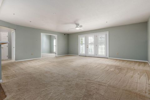 Tiny photo for 5935 N High Street 221 #221, Worthington, OH 43085 (MLS # 225039646)