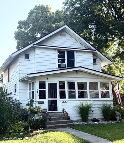 Photo of 624 Elm Street, Groveport, OH 43125 (MLS # 226029464)