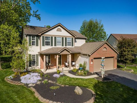 Photo of 1440 Great Hunter Drive, Grove City, OH 43123 (MLS # 226013228)