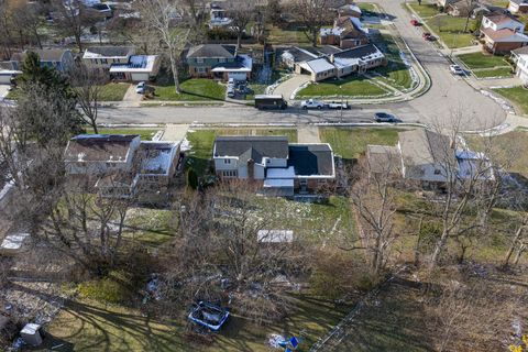 Tiny photo for 2752 Woodford Drive, Springfield, OH 45503 (MLS # 225045384)