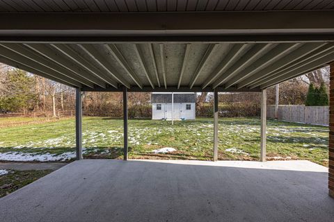 Tiny photo for 2752 Woodford Drive, Springfield, OH 45503 (MLS # 225045384)