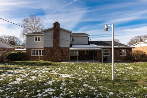 Tiny photo for 2752 Woodford Drive, Springfield, OH 45503 (MLS # 225045384)