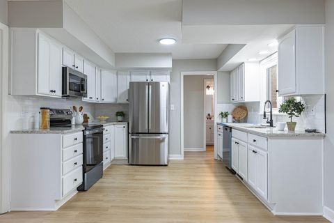 Tiny photo for 2752 Woodford Drive, Springfield, OH 45503 (MLS # 225045384)