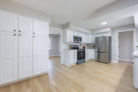 Tiny photo for 2752 Woodford Drive, Springfield, OH 45503 (MLS # 225045384)