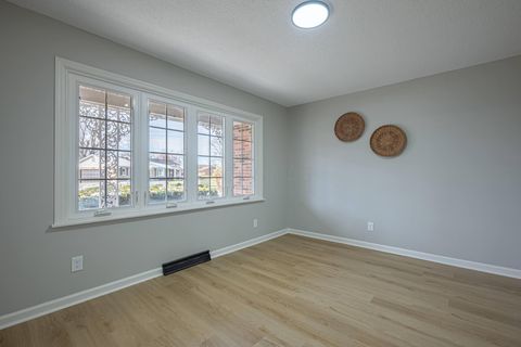 Tiny photo for 2752 Woodford Drive, Springfield, OH 45503 (MLS # 225045384)