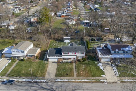 Tiny photo for 2752 Woodford Drive, Springfield, OH 45503 (MLS # 225045384)