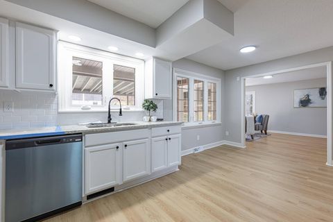 Tiny photo for 2752 Woodford Drive, Springfield, OH 45503 (MLS # 225045384)