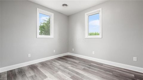 Tiny photo for 194 Walnut Street, Roseville, OH 43777 (MLS # 226000677)