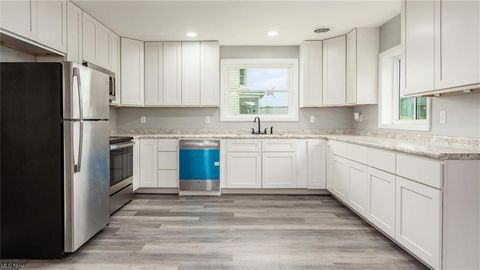 Tiny photo for 194 Walnut Street, Roseville, OH 43777 (MLS # 226000677)