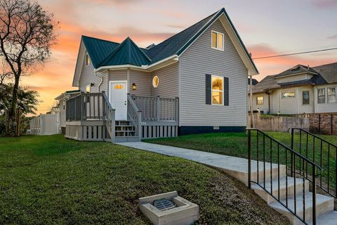 Photo of 215 W South Street, Jackson, OH 45640 (MLS # 225039005)