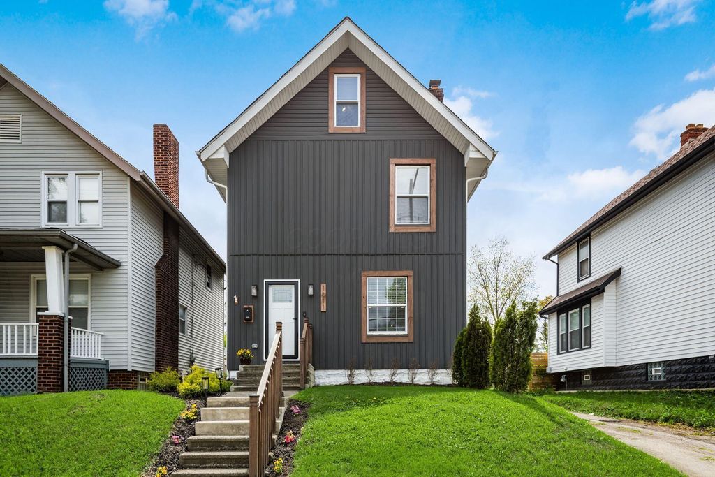 Photo of 1111 E Whittier Street, Columbus, OH 43206 (MLS # 226014316)