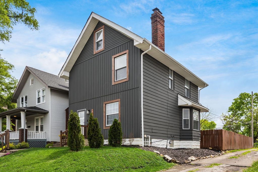 Photo of 1111 E Whittier Street, Columbus, OH 43206 (MLS # 226014316)