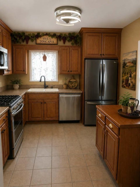 Tiny photo for 356 Edgewood Avenue, Lancaster, OH 43130 (MLS # 226035617)