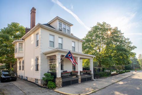 Photo of 946 Oak Street, Columbus, OH 43205 (MLS # 226018259)