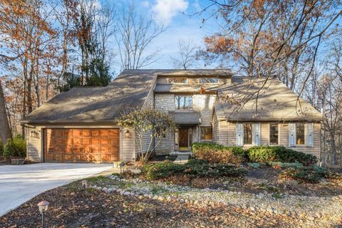 Photo of 3313 Glen Oaks Court, Lewis Center, OH 43035 (MLS # 225043725)