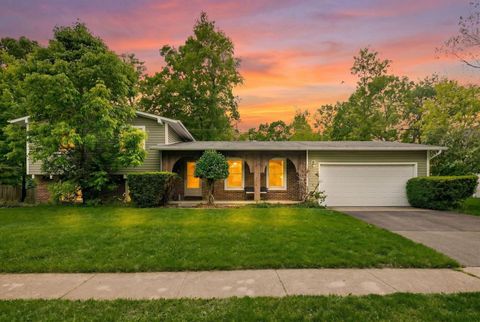 Photo of 5725 Aspendale Drive, Columbus, OH 43235 (MLS # 226017241)