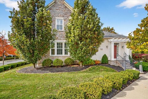 Photo of 5759 CRIGHTON Drive, Dublin, OH 43016 (MLS # 225040892) Photo of 5759 CRIGHTON Drive, Dublin, OH 43016 (MLS # 225040892)