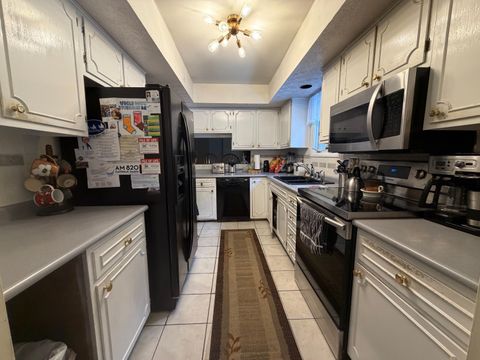 Tiny photo for 2438 Sherwood Villa 5 #5, Columbus, OH 43221 (MLS # 225044711)