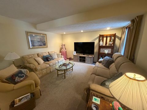 Photo of 2438 Sherwood Villa 5 #5, Columbus, OH 43221 (MLS # 225044711)