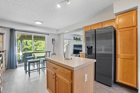 Tiny photo for 1555 Pecan Place, Circleville, OH 43113 (MLS # 225037678)