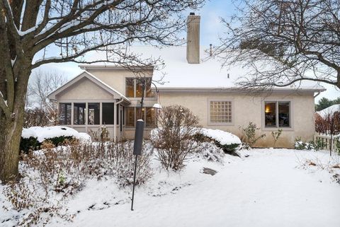 Tiny photo for 5540 Bellerive Place, Westerville, OH 43082 (MLS # 225043463)