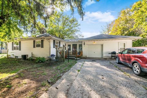 Tiny photo for 688 Russell Avenue, Newark, OH 43055 (MLS # 225037356)
