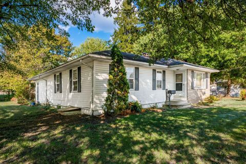 Tiny photo for 688 Russell Avenue, Newark, OH 43055 (MLS # 225037356)