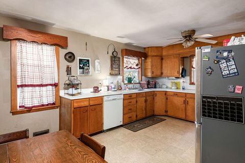 Tiny photo for 688 Russell Avenue, Newark, OH 43055 (MLS # 225037356)